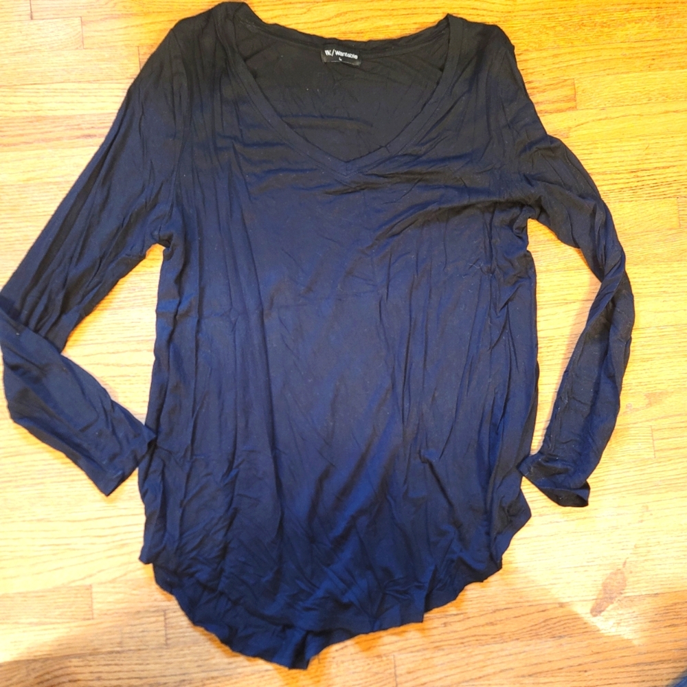 Wantable NEW long sleeve lightweight black T shirt round hem V neck
